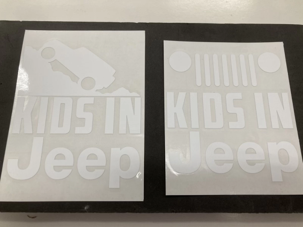 KIDS IN JEEP　カッティングステッカー